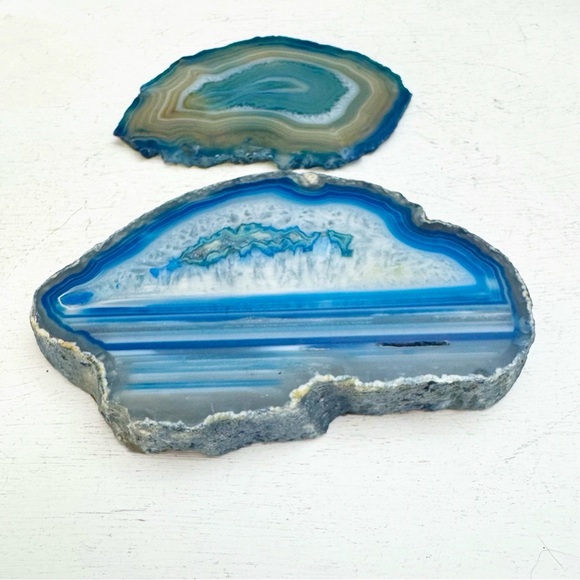 Blue and Tan Agate Slices Set of Two - Picture 1 of 13